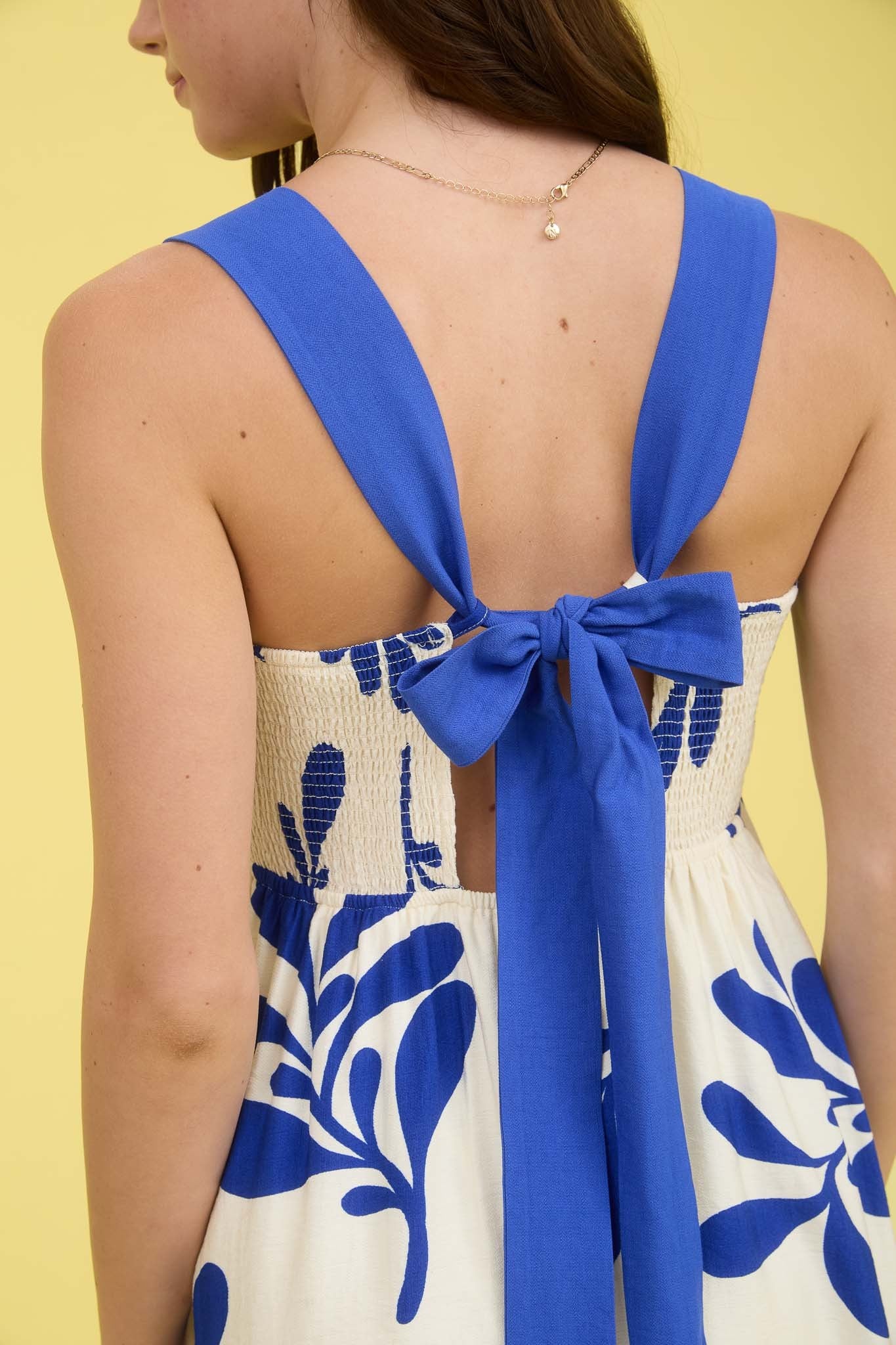 Vestido estampado con tirantes ajustables