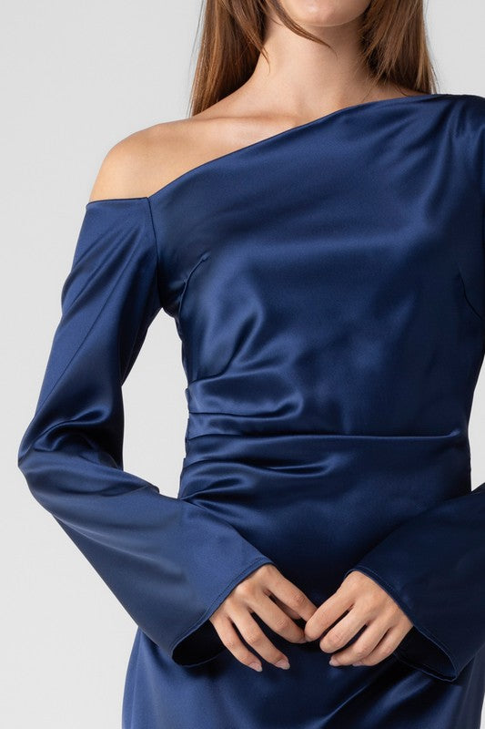 Vestido hombros asimétricos