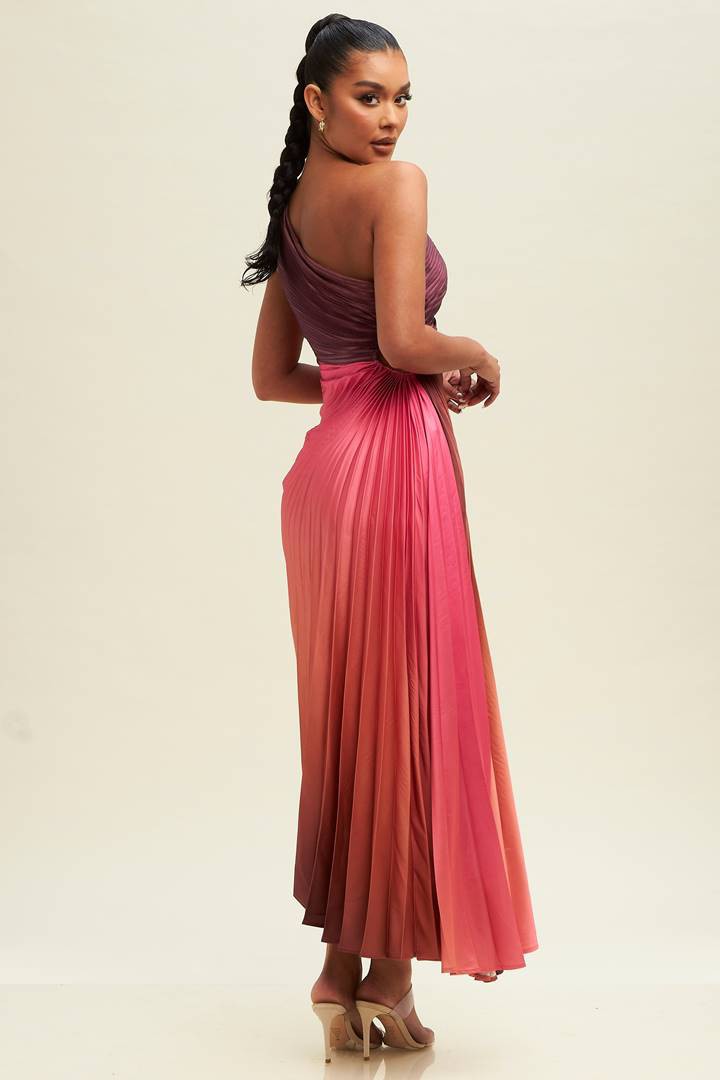 Vestido un hombro plisado