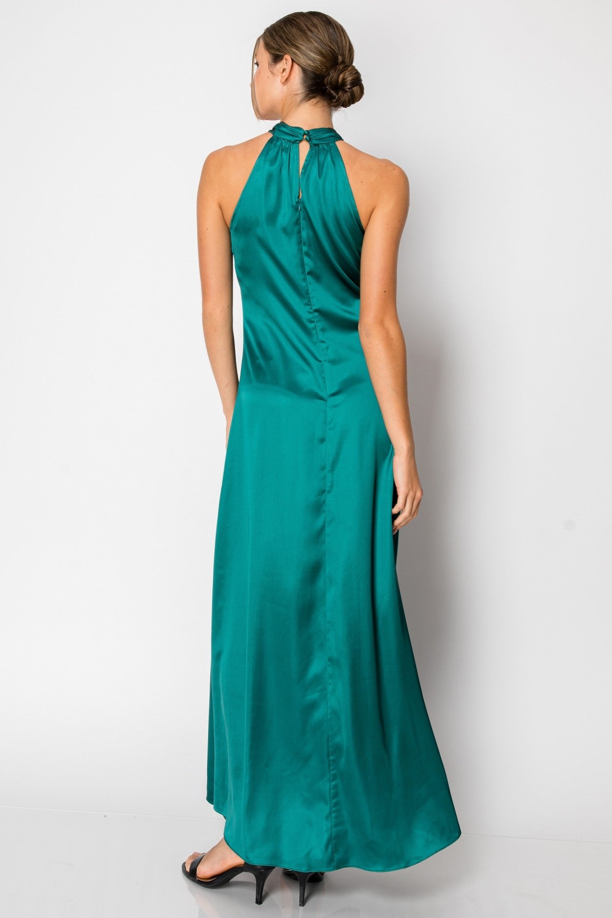 Vestido halter con flor