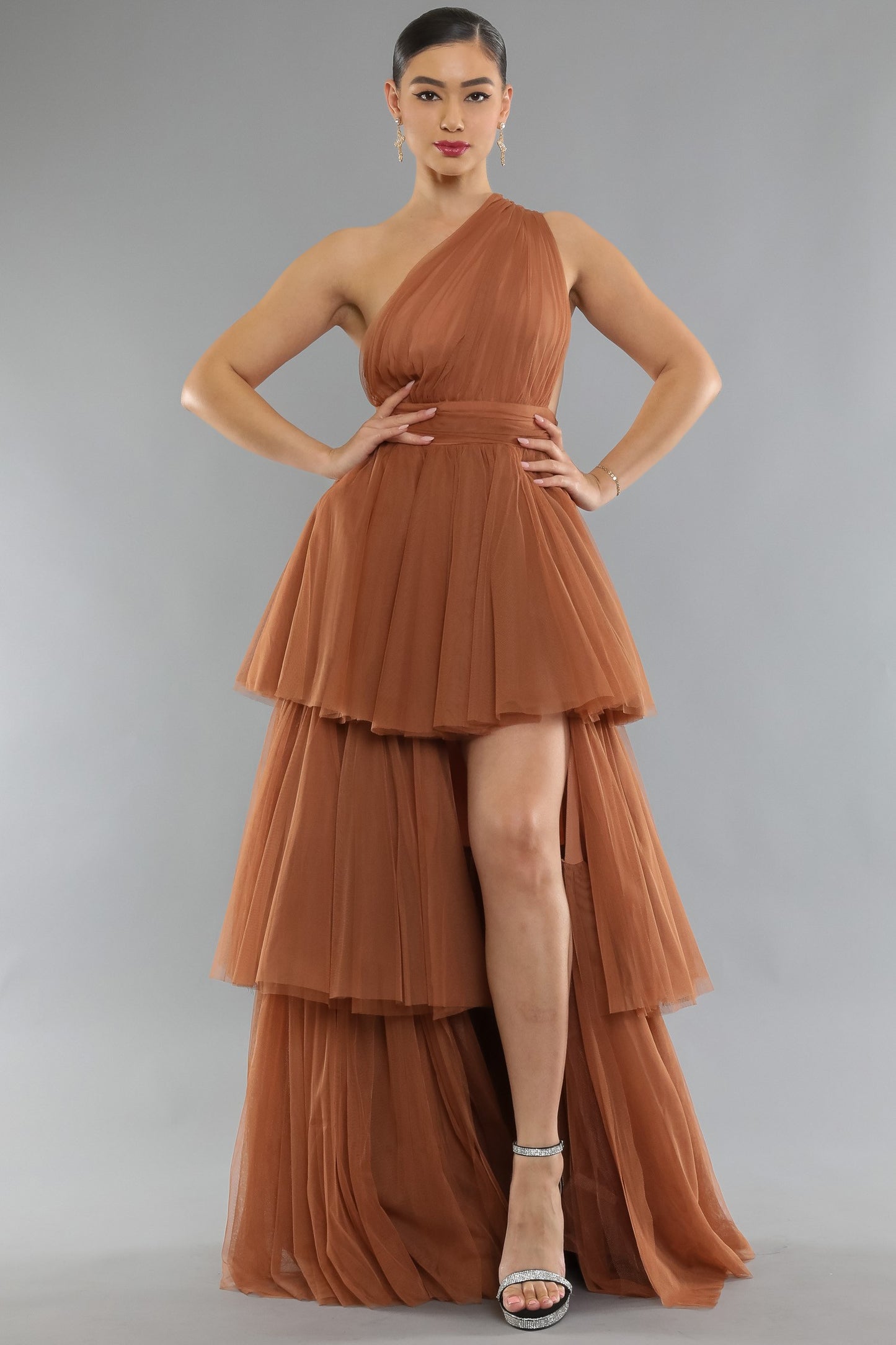 Vestido un hombro tul