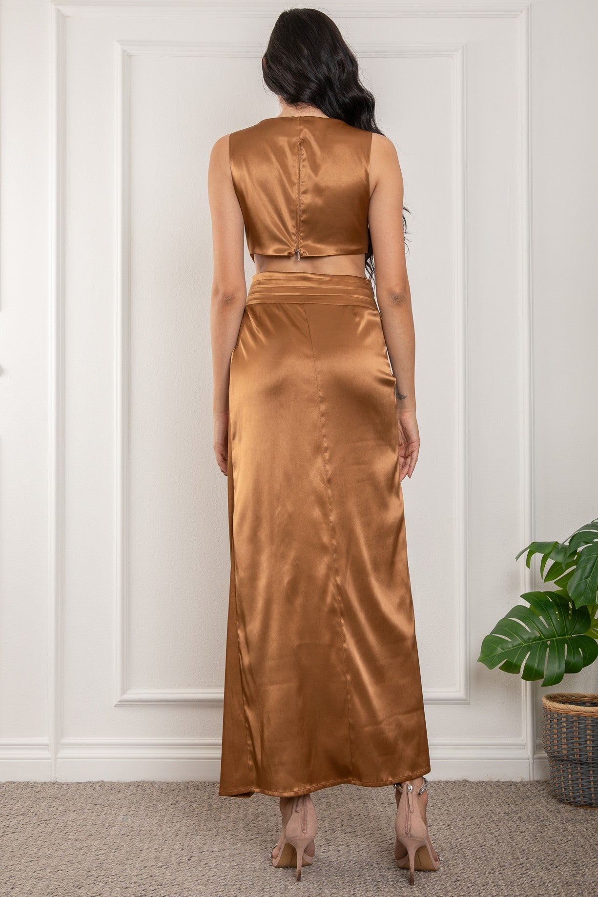 Vestido satín abertura