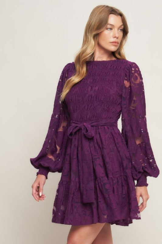 Vestido corto encaje