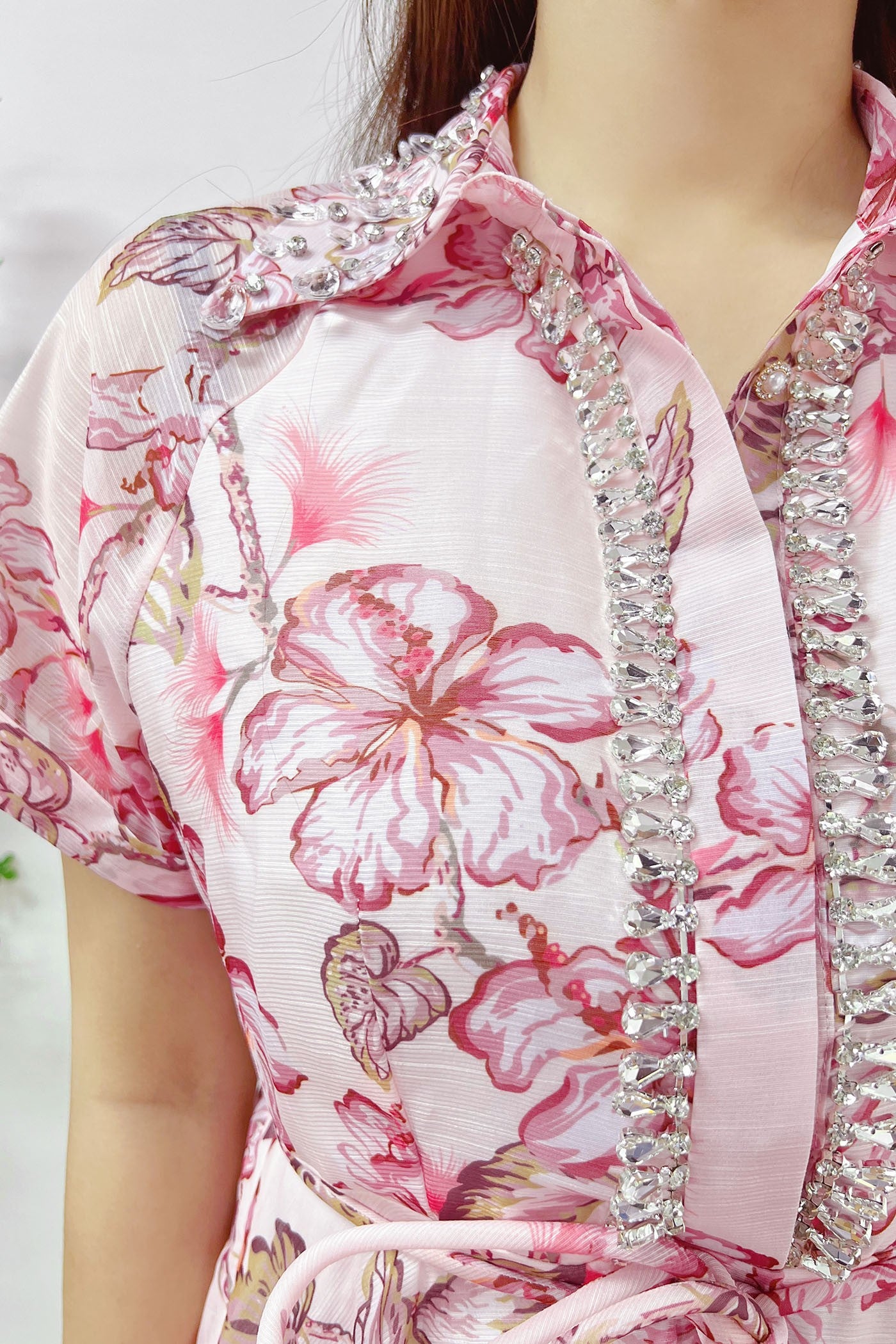 Vestido corto detalle piedras