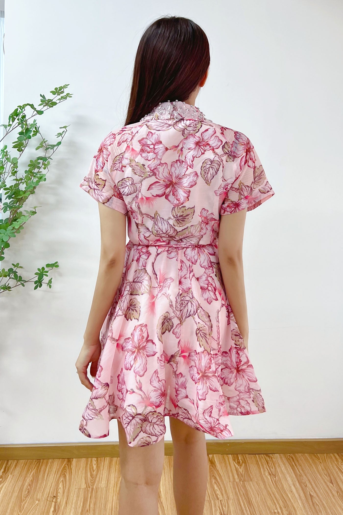 Vestido corto detalle piedras