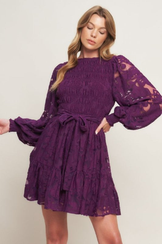 Vestido corto encaje