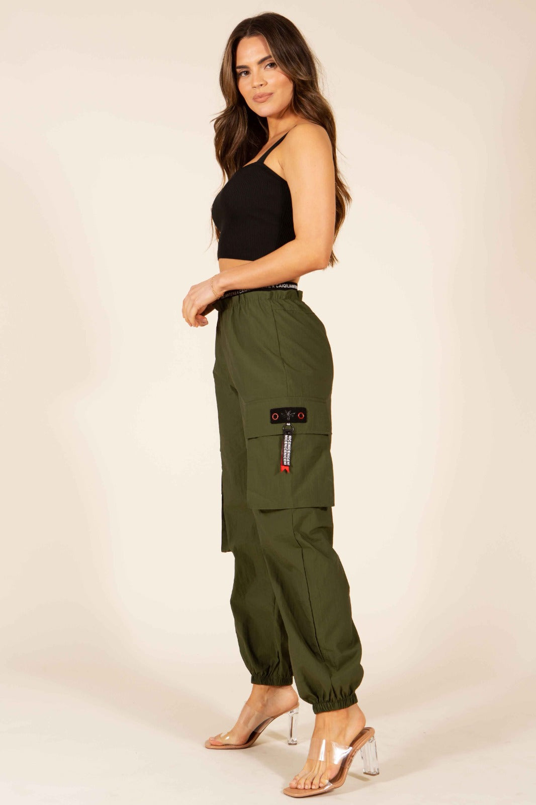 Pantalón parachute cargo