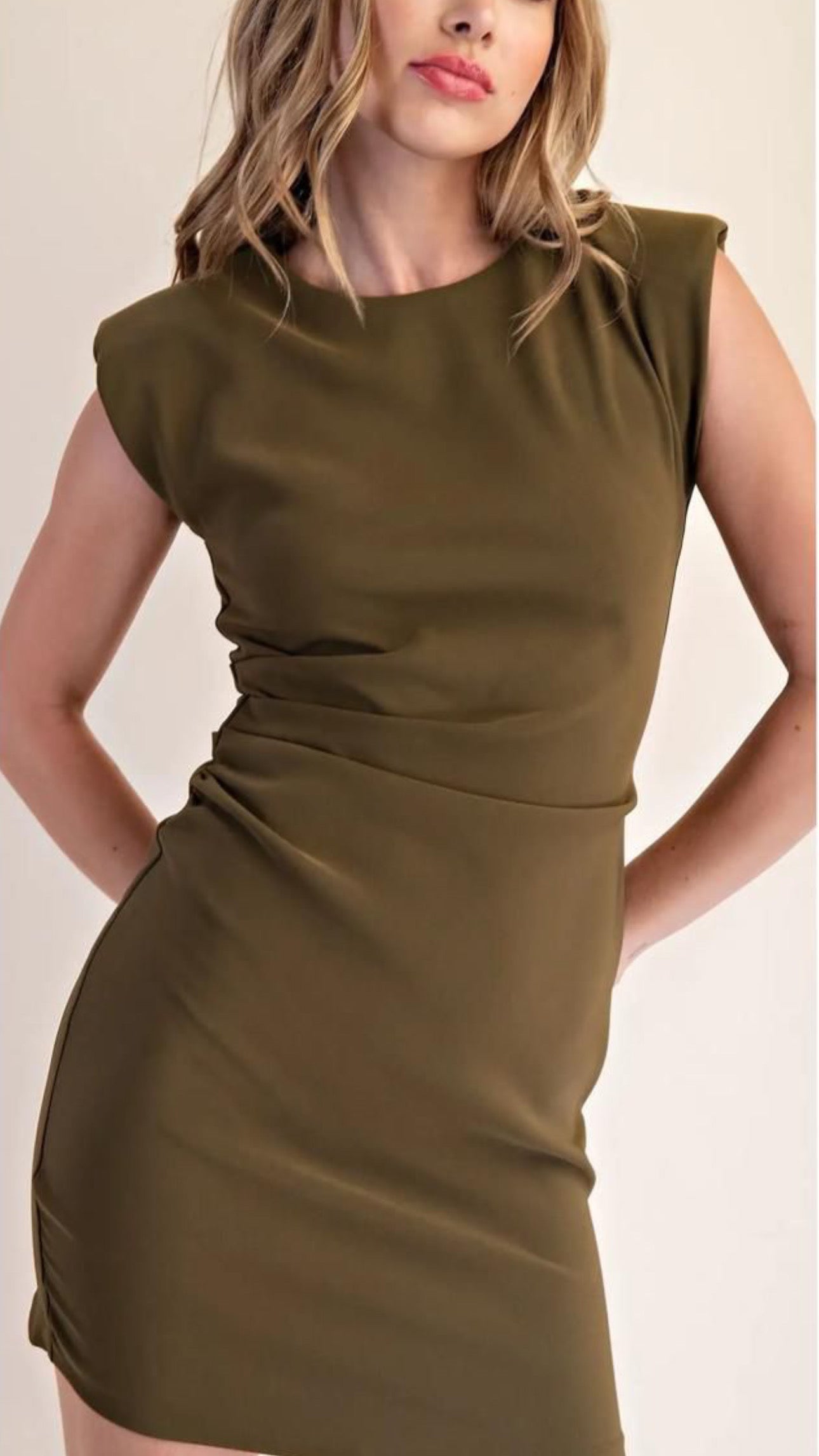 Vestido corto ajustado