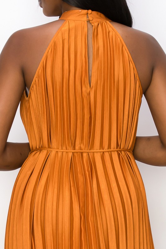 Vestido halter plisado